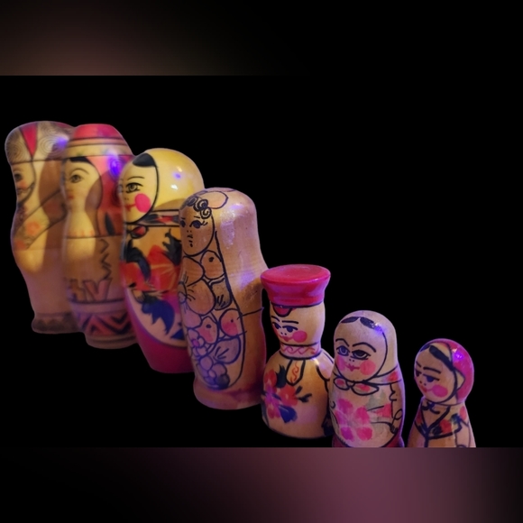 Matryoshka doll nesting dolls - Picture 3 of 3